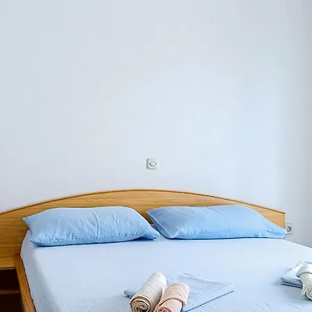 1 Bedroom Lovely In * Vir