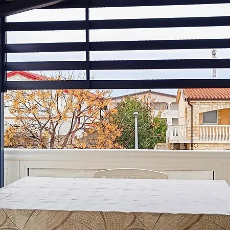 1 Bedroom Lovely In Appartement