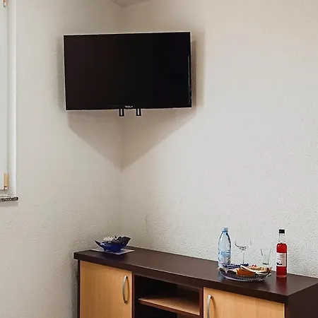 1 Bedroom Lovely In Vir