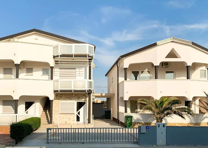 1 Bedroom Lovely In *