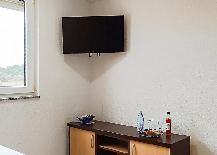 1 Bedroom Lovely In Вир